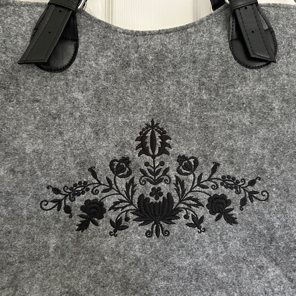 Handmade European Felt Handbag with Floral Embroidery, Gray/Black - Picture 8 of 12